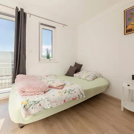 Zidanica Med Trtami Apartment *