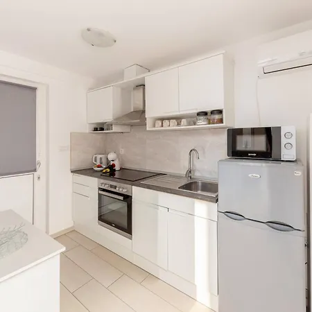 شقة Zidanica Med Trtami